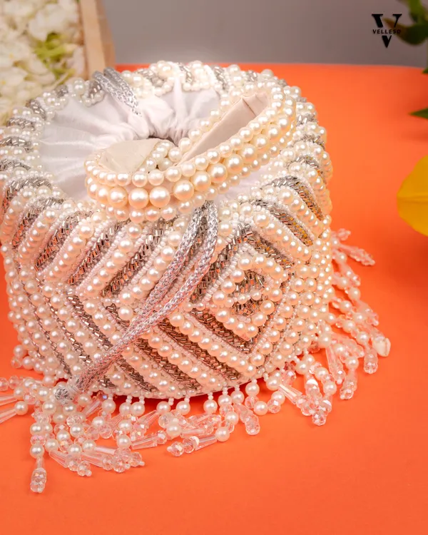 Frosted_Radiance_Pearl_Potli